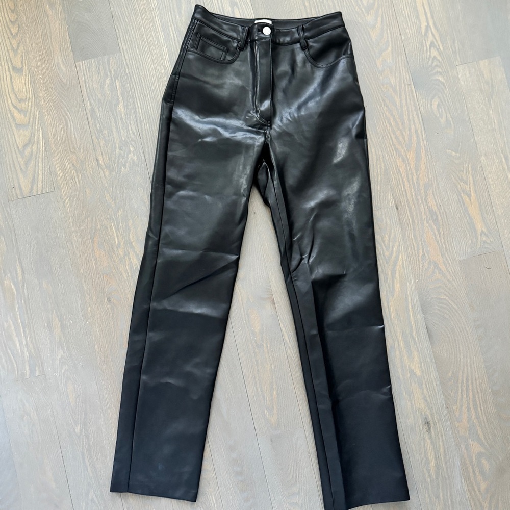 Aritzia Wilfred Melina Vegan Leather Pants in Black.